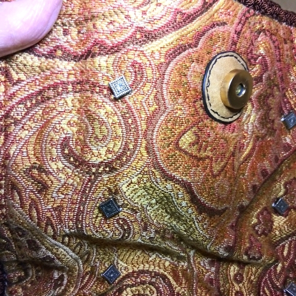 Boho One-Of-A-Kind Handmade Silver Soda Tab Trimmed Brown Crocheted Shoulder Bag - Picture 10 of 12